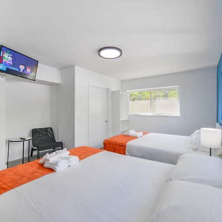 דירות הוליווד Radiant Unit With Parking And Pool - M26 מראה חיצוני תמונה