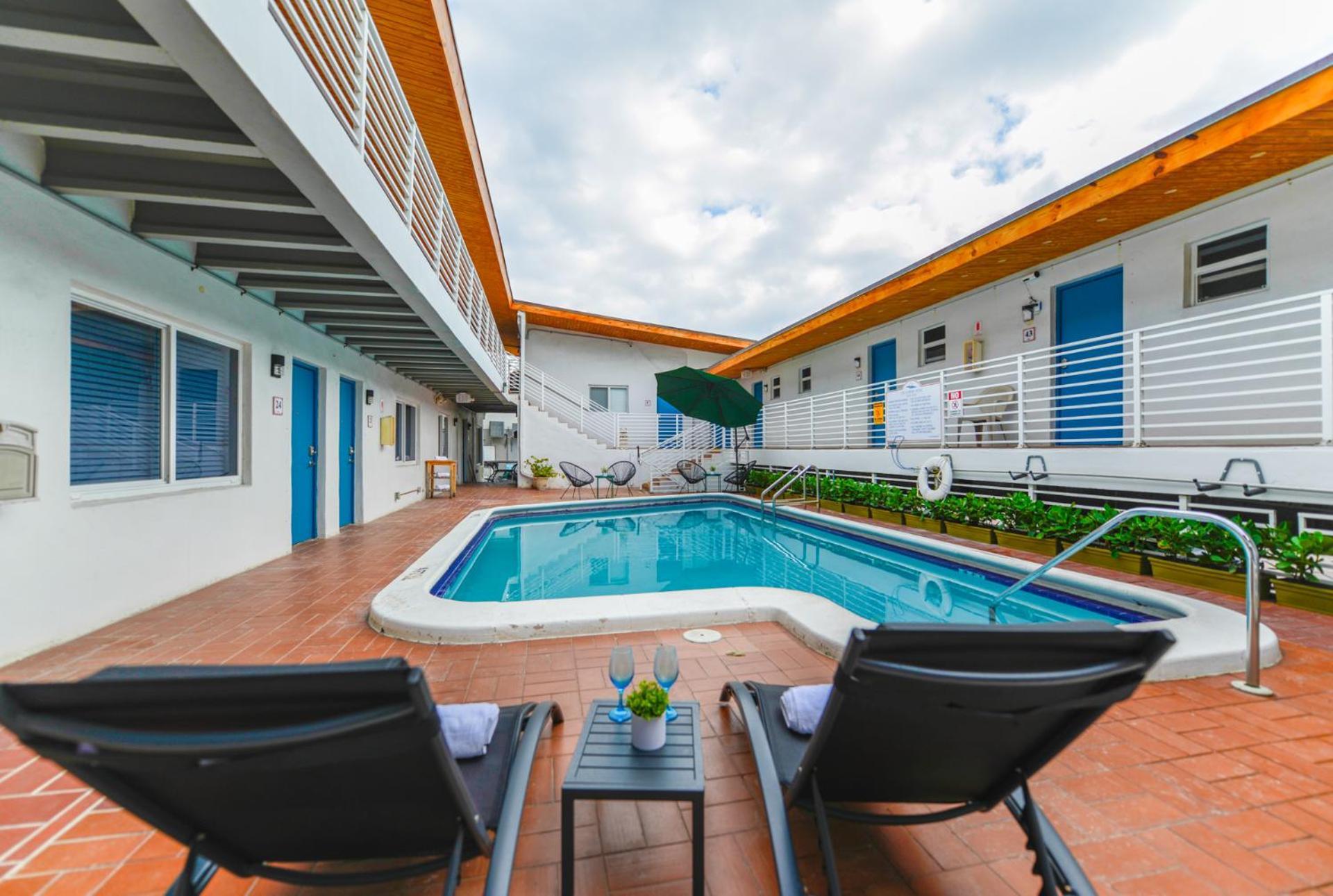 דירות הוליווד Radiant Unit With Parking And Pool - M26 מראה חיצוני תמונה
